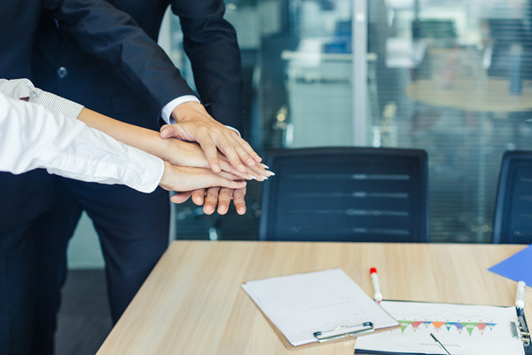 績(jī)效與發(fā)展：以績(jī)效為基礎(chǔ)，規(guī)劃員工職業(yè)發(fā)展