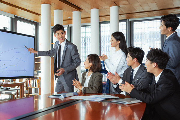 優(yōu)化組織內(nèi)部協(xié)同與溝通機(jī)制，提高組織效率和執(zhí)行力