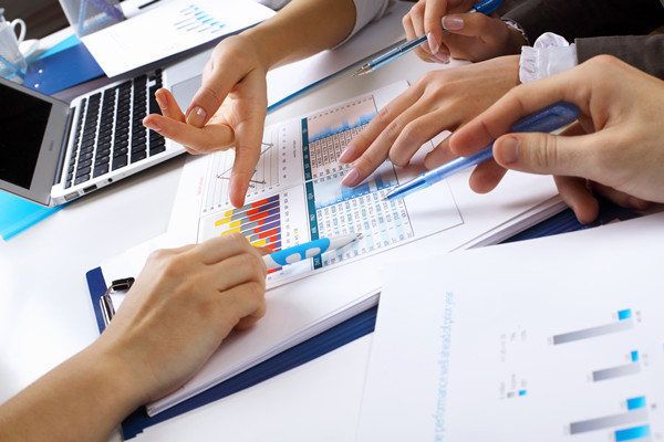 市場(chǎng)調(diào)研與預(yù)測(cè)：制定年度經(jīng)營計(jì)劃的必要環(huán)節(jié)