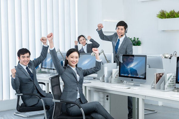 年度客戶(hù)滿(mǎn)意度提升計(jì)劃：用戶(hù)至上，服務(wù)領(lǐng)先