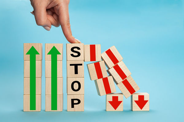 智能決策：利用數(shù)據(jù)驅(qū)動(dòng)策略，提升企業(yè)管理效能