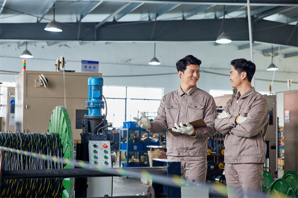 制造業(yè)管理新策略，引領(lǐng)企業(yè)高效運(yùn)營，提升競爭力