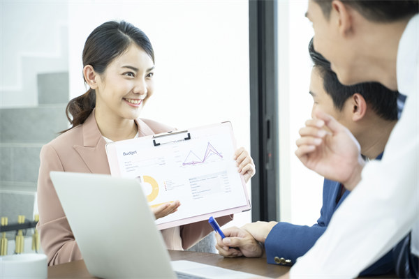 績效評(píng)估與反饋：客觀評(píng)估，持續(xù)改進(jìn)