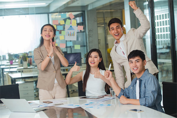 社會(huì)責(zé)任與績效管理：承擔(dān)社會(huì)責(zé)任，提升企業(yè)形象