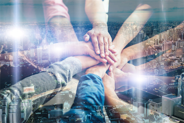 精準(zhǔn)集團(tuán)管控，提升企業(yè)核心競(jìng)爭(zhēng)力，引領(lǐng)行業(yè)變革