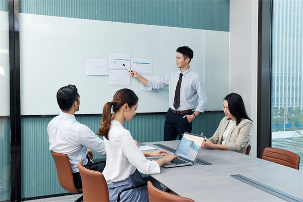 績(jī)效改進(jìn)計(jì)劃：針對(duì)性改進(jìn)，提高績(jī)效水平