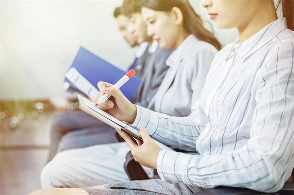 人才挖掘與選拔：全面評(píng)估候選人能力，選拔優(yōu)秀人才