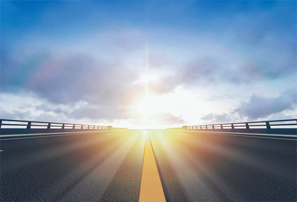 深度戰(zhàn)略咨詢(xún)，引領(lǐng)企業(yè)轉(zhuǎn)型，共創(chuàng)美好未來(lái)