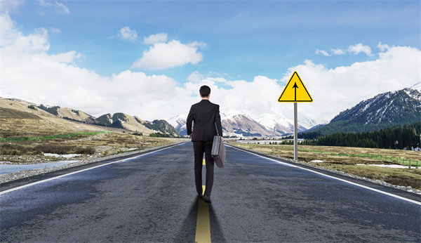 戰(zhàn)略眼光：洞察市場趨勢，搶占先機(jī)引領(lǐng)未來