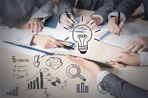 優(yōu)化集團(tuán)管控流程，加強(qiáng)風(fēng)險管理與內(nèi)部控制