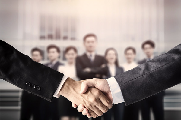 靈活應(yīng)對(duì)市場(chǎng)變化，調(diào)整經(jīng)營(yíng)計(jì)劃，確保企業(yè)持續(xù)發(fā)展