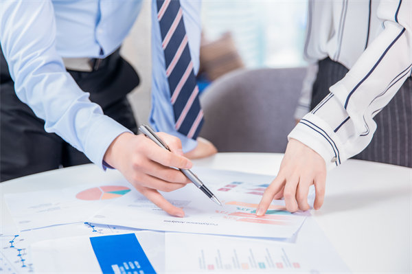 薪酬管理與員工績效評估聯(lián)動，實(shí)現(xiàn)企業(yè)員工共同成長