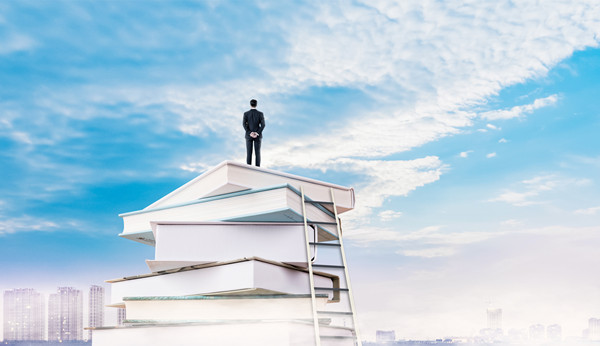 年度經營計劃中如何平衡短期收益與長期戰(zhàn)略投資？