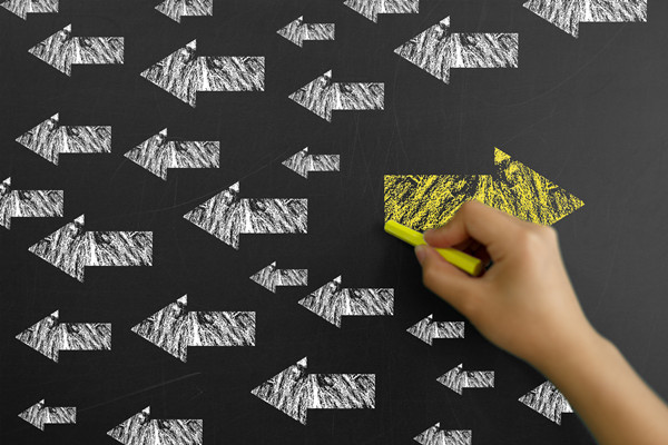 企業(yè)成長中，如何動態(tài)調整組織規(guī)劃以適應市場變化？