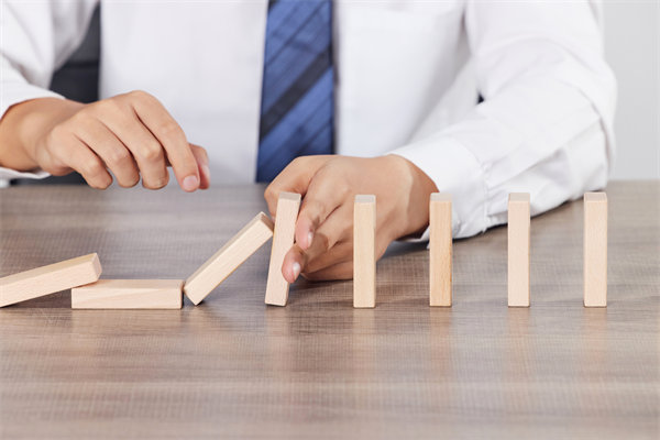 如何建立有效的風(fēng)險(xiǎn)防控體系，保障集團(tuán)安全？