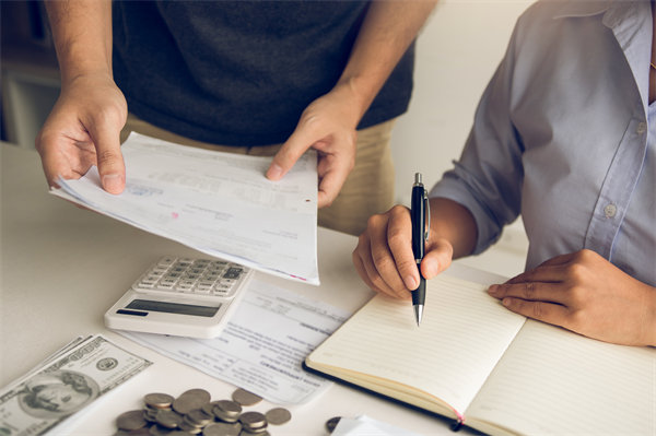 績(jī)效不佳員工的薪酬調(diào)整策略：如何既公平又有效？