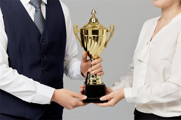 如何有效招聘并留住頂尖人才，提升團(tuán)隊(duì)競(jìng)爭(zhēng)力？