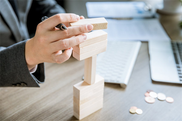 集團管控如何平衡創(chuàng)新與穩(wěn)定，推動可持續(xù)發(fā)展？