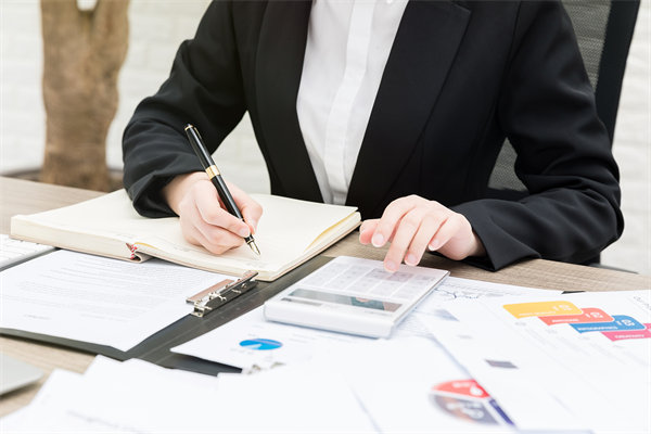 集團(tuán)如何通過管控優(yōu)化實現(xiàn)成本降低與效益提升？