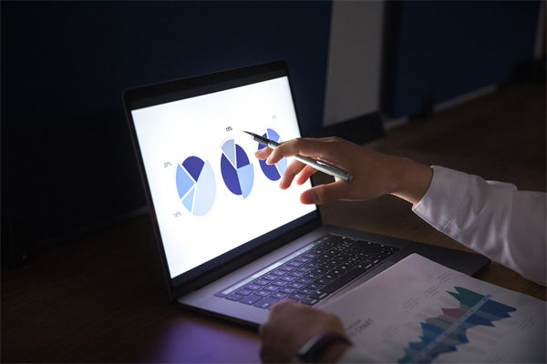 00后吐槽公司無(wú)效加班被開(kāi)除，企業(yè)戰(zhàn)略有何感悟？