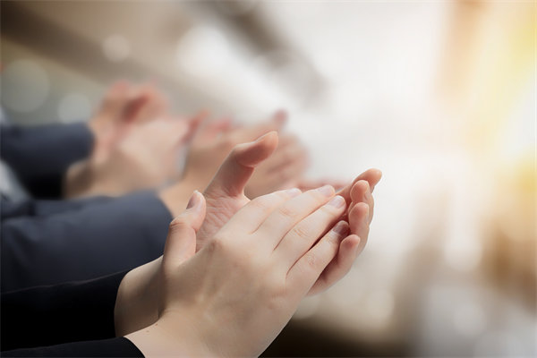 00后吐槽公司無效加班被開除，企業(yè)戰(zhàn)略有何感悟？