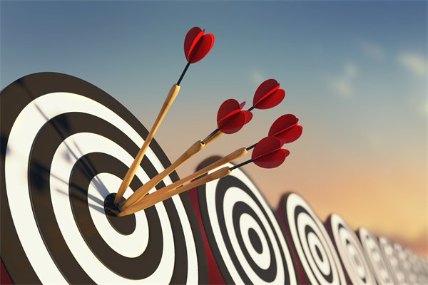 制定年度預(yù)算時(shí)，如何兼顧創(chuàng)新投入與成本控制？