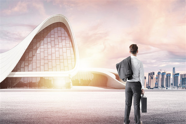 面對(duì)人才流失問題，企業(yè)應(yīng)如何改進(jìn)人力資源策略？