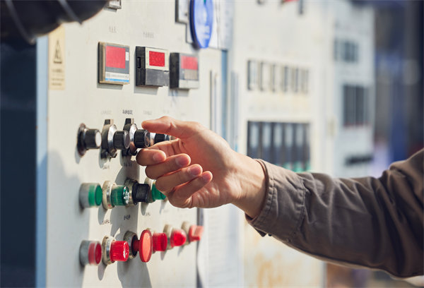 持續(xù)改進(jìn)機(jī)制在精益生產(chǎn)中如何驅(qū)動(dòng)質(zhì)量與成本雙贏？