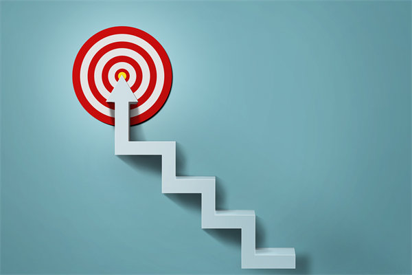 如何平衡員工個(gè)人績(jī)效與企業(yè)整體目標(biāo)，實(shí)現(xiàn)雙贏？