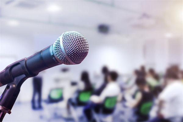 如何確保薪酬績效體系公平透明，增強員工信任？