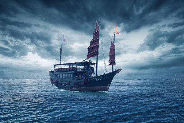 在全球化競(jìng)爭(zhēng)中，企業(yè)如何制定有效的戰(zhàn)略管理策略？