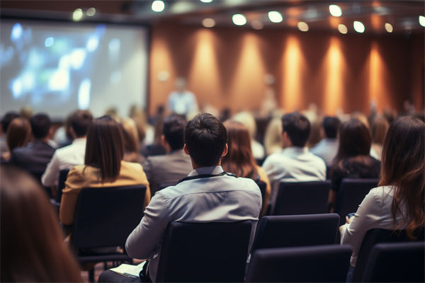 在員工培訓(xùn)上，企業(yè)應(yīng)如何投入，以獲得最大回報？