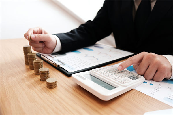 薪酬體系調(diào)整，如何兼顧新員工和老員工的利益？