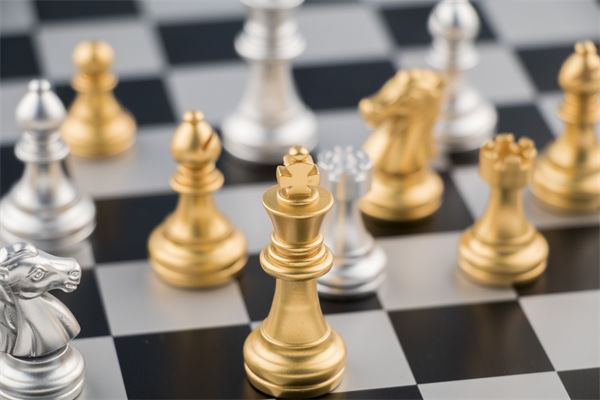 如何評(píng)估戰(zhàn)略規(guī)劃的成效，并進(jìn)行適時(shí)調(diào)整與優(yōu)化？