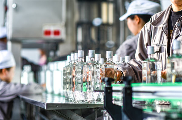 精益生產(chǎn)理念如何幫助企業(yè)實(shí)現(xiàn)持續(xù)的質(zhì)量改進(jìn)？