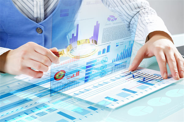 數(shù)據(jù)分析如何幫助組織規(guī)劃更精準(zhǔn)地預(yù)測未來趨勢？