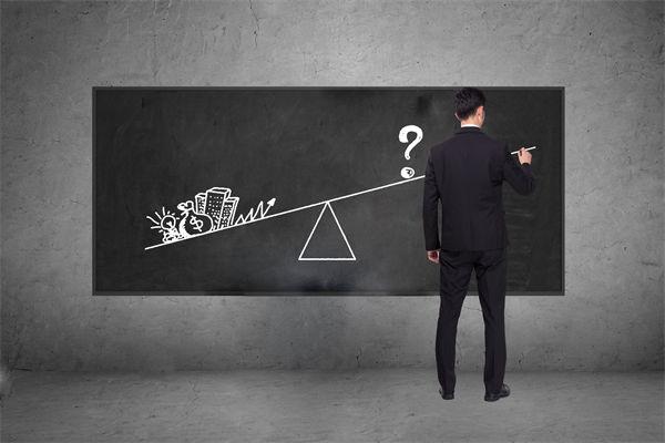 市場不確定，集團(tuán)管控策略應(yīng)如何靈活調(diào)整與應(yīng)對(duì)？