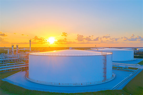 面對(duì)新興技術(shù)，企業(yè)戰(zhàn)略規(guī)劃如何把握機(jī)遇與應(yīng)對(duì)挑戰(zhàn)？