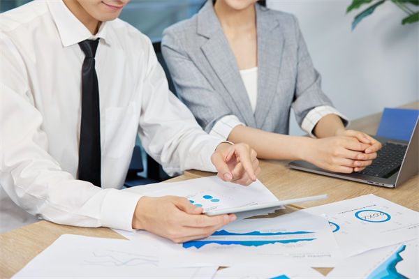 如何利用薪酬績(jī)效激勵(lì)，促進(jìn)跨部門(mén)合作與協(xié)調(diào)？