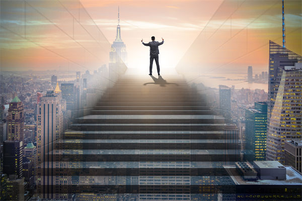 在年度經(jīng)營計劃中，如何設定既實際又挑戰(zhàn)性的目標？