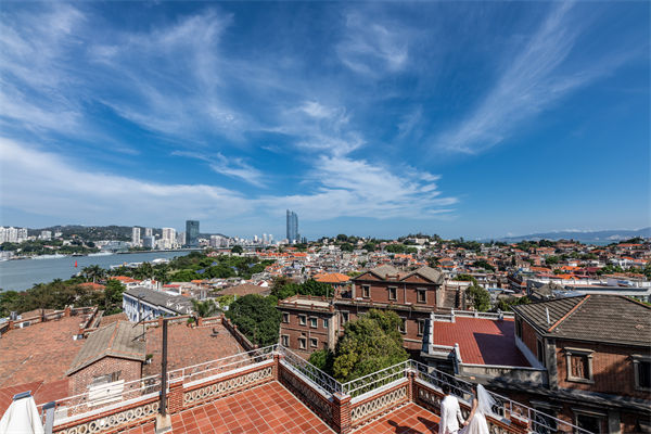 廈門企業(yè)深陷同質(zhì)化競(jìng)爭(zhēng)泥沼，廈門戰(zhàn)略咨詢公司如何助力破局？