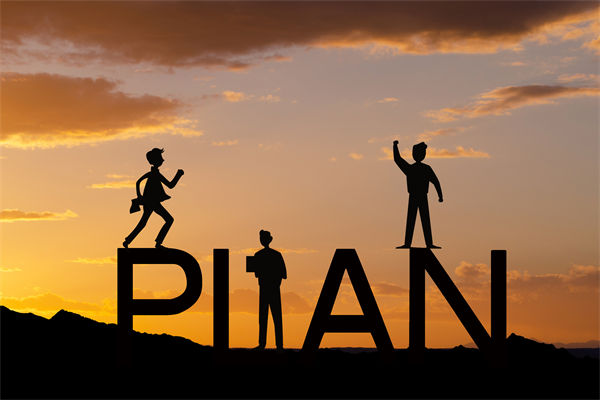 如何構(gòu)建跨部門協(xié)作機(jī)制，確保戰(zhàn)略規(guī)劃的順利實(shí)施？