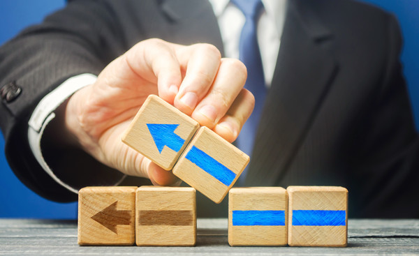 戰(zhàn)略迷茫，方向難尋，如何借戰(zhàn)略咨詢精準(zhǔn)定位企業(yè)航向？