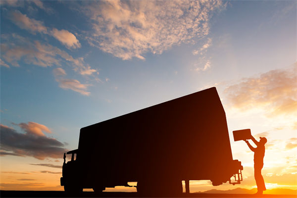 快遞員入職京東13年工資共100多萬，其他企業(yè)怎么看？