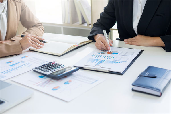 央行5月7日宣布降準(zhǔn)降息，對(duì)企業(yè)薪酬績(jī)效的啟示