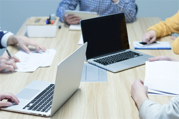 團(tuán)隊(duì)績(jī)效長(zhǎng)期低迷，從績(jī)效管理角度怎樣實(shí)現(xiàn)強(qiáng)勢(shì)扭轉(zhuǎn)？