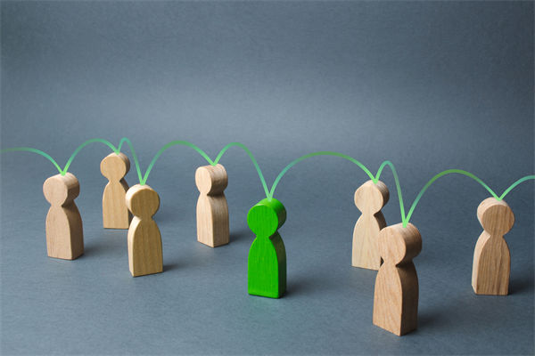 戰(zhàn)略執(zhí)行層層衰減，集團(tuán)管控如何確保目標(biāo)精準(zhǔn)落地？