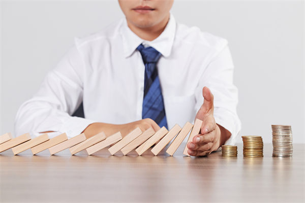 集團風險管控薄弱，如何加強風險管理保障集團運營？