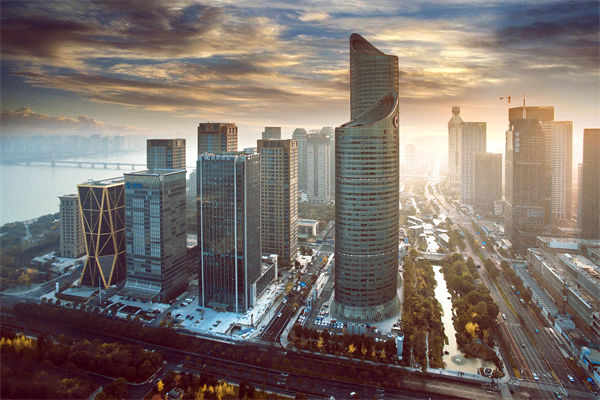 市場突變計劃失效，年度計劃如何靈活應(yīng)對突發(fā)情況？