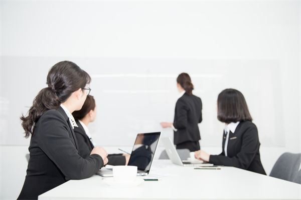 人力資源該管控還是賦能？多數(shù)企業(yè)都踩錯了管理節(jié)奏！